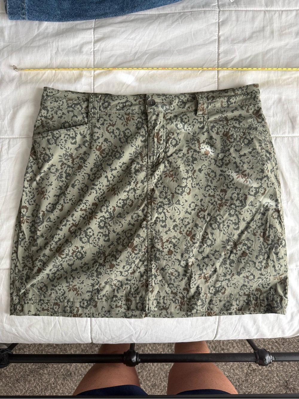 Eddie Bauer Olive Floral Print Mini Athletic Skirt with Built-in shorts